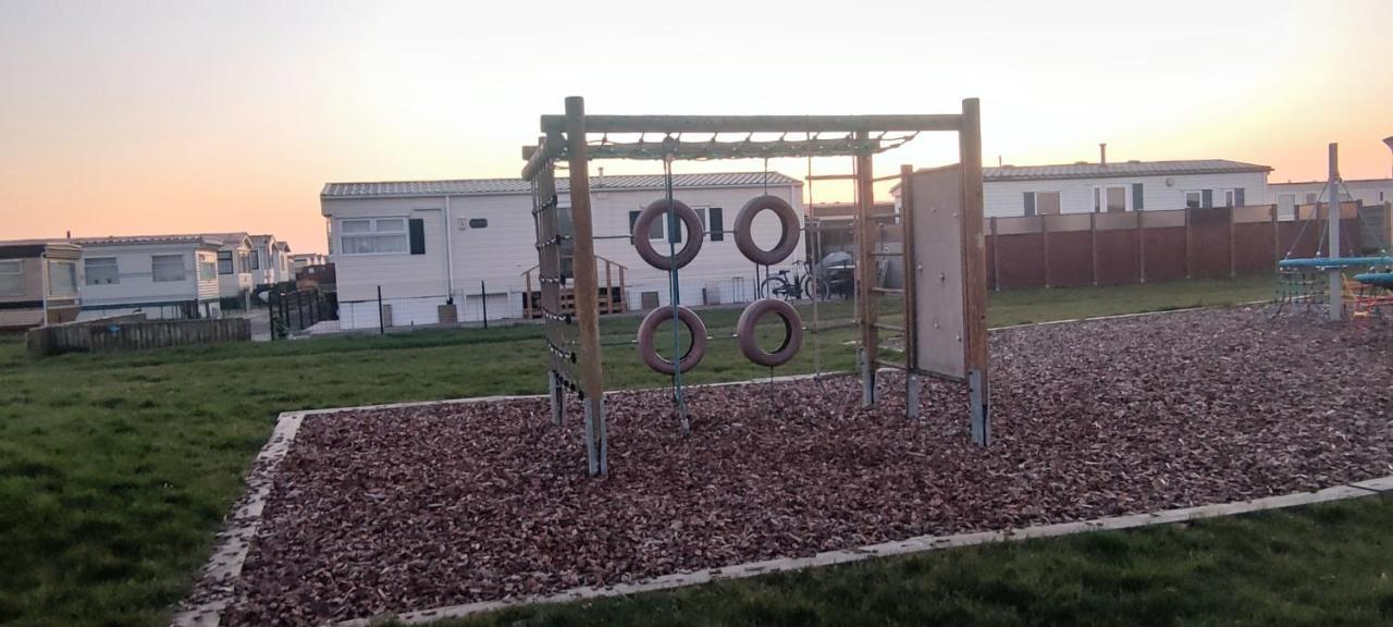 Przytulny Domek Holenderski Z Podgrzewanym Odkrytym Basenem Do Dyspozycji Gosci De Haan Exterior photo