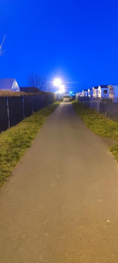 Przytulny Domek Holenderski Z Podgrzewanym Odkrytym Basenem Do Dyspozycji Gosci De Haan Exterior photo